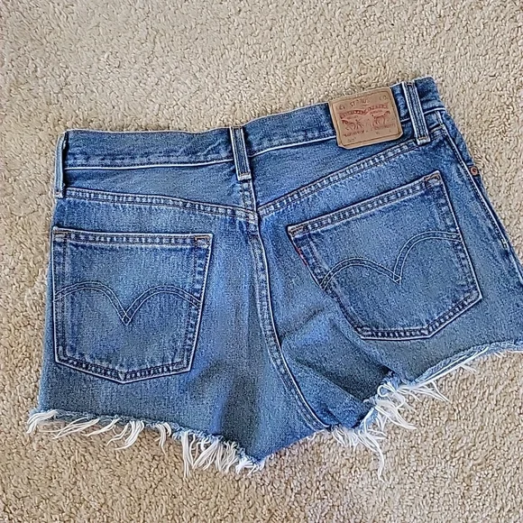 Levis 501 cutoff shorts - Picture 3 of 5